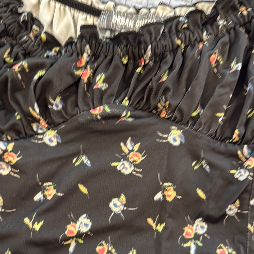 Urban Outfitters Black Ruffled Crop Top - Picture 7 of 7